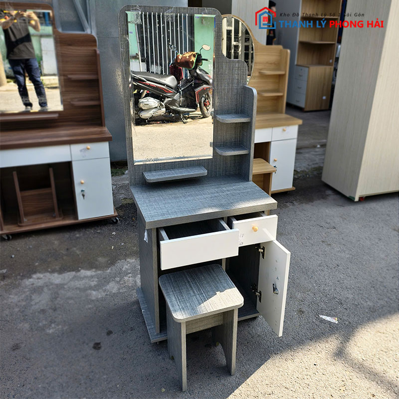 ban-trang-diem-go-mdf-co-guong-4 Bàn Trang Điểm Gỗ MDF Có Gương Mới 99% (Nhiều Size)
