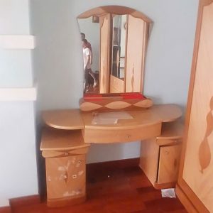 Bàn Trang Điểm Phong Cách Độc Đáo Cũ