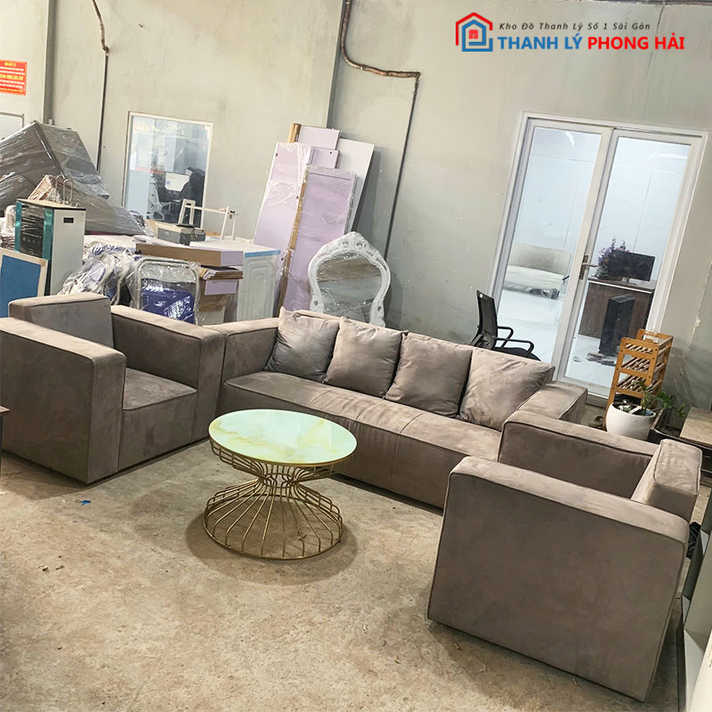 bo-sofa-boc-nhung-xam-kieu-vuong-cu-1 Bộ Sofa Bọc Nhung Xám Kiểu Vuông Cũ