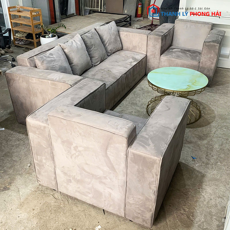 bo-sofa-boc-nhung-xam-kieu-vuong-cu-2 Bộ Sofa Bọc Nhung Xám Kiểu Vuông Cũ
