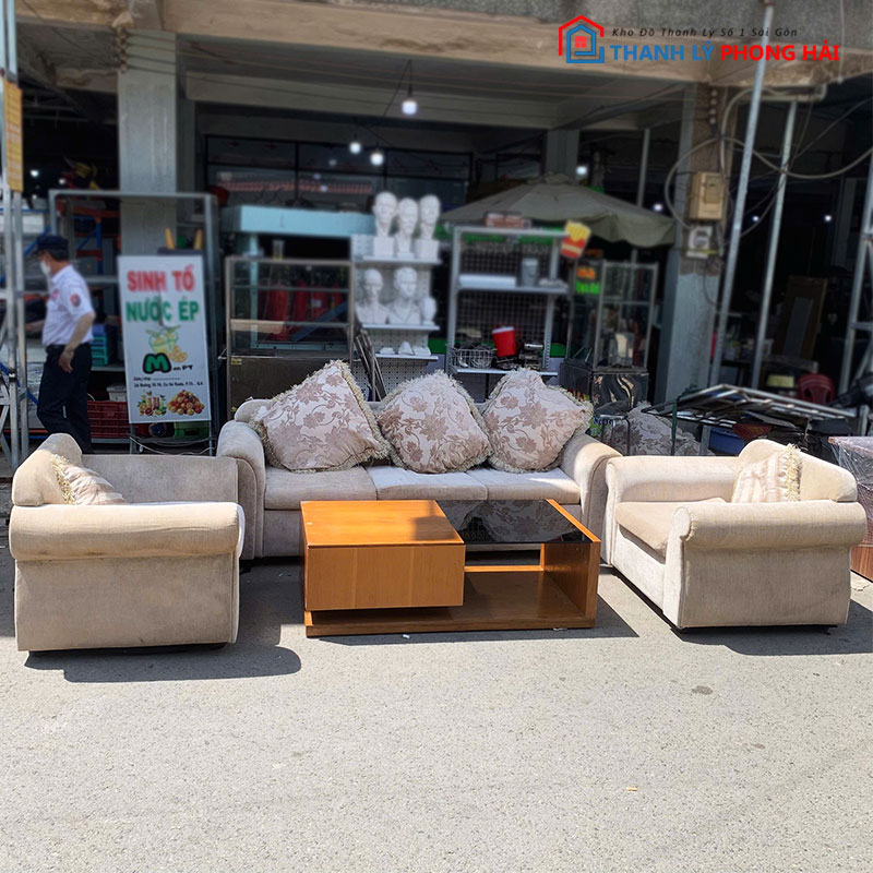 bo-sofa-chi-lai-boc-vai-kem-ban-1 Bộ Sofa Chi Lai Bọc Vải Kèm Bàn Trà Gỗ Cũ