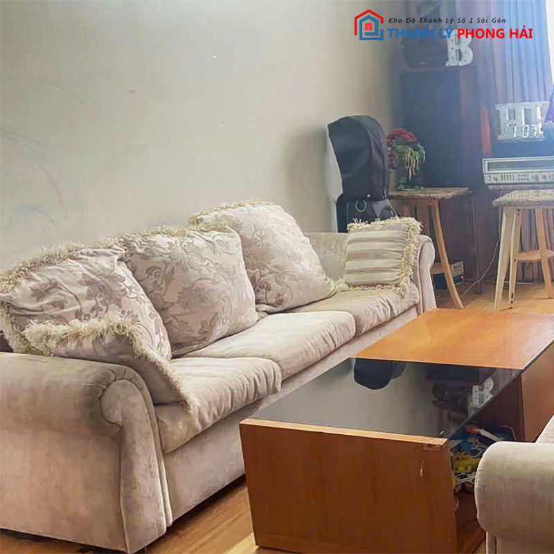 bo-sofa-chi-lai-boc-vai-kem-ban-3 Bộ Sofa Chi Lai Bọc Vải Kèm Bàn Trà Gỗ Cũ