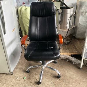 Ghế Trưởng Phòng Bọc Da Tay Ốp Gỗ Cũ