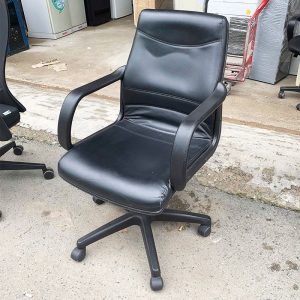 Ghế Xoay Bọc Da Chân Nhựa Lưng Thấp Cũ