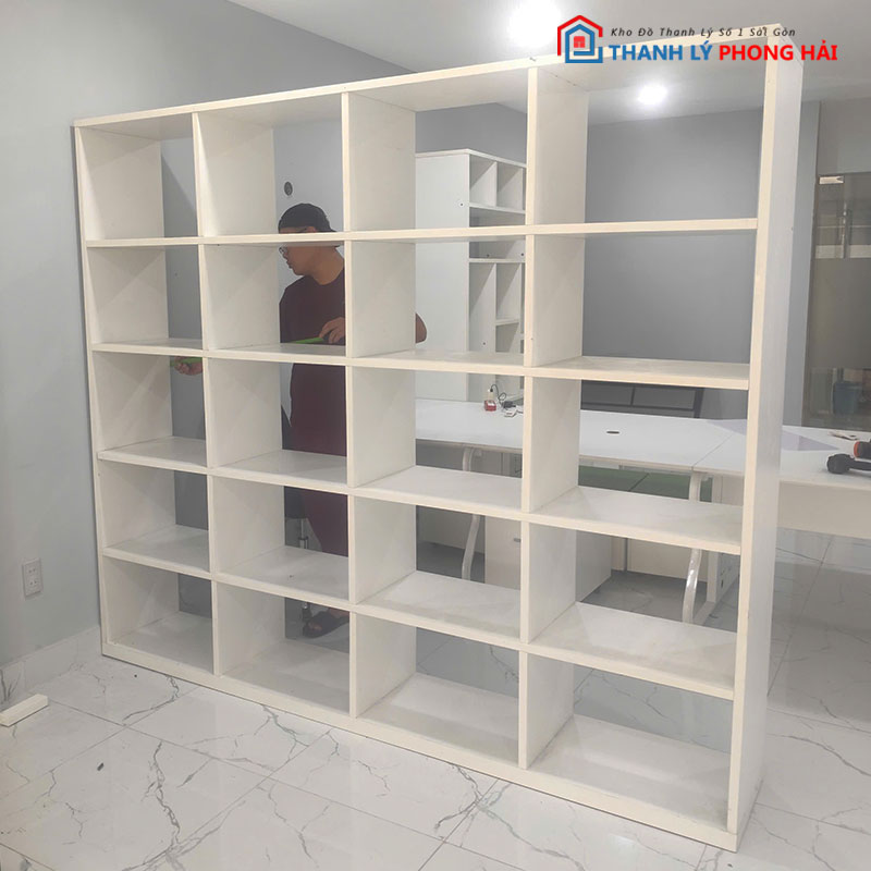 ke-trung-bay-go-cong-nghiep-2m4-cu-3 Kệ Trưng Bày Gỗ Công Nghiệp 2m4 Cũ