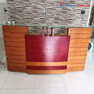 Quầy Lễ Tân 1m8 Gỗ CN Nhiều Ngăn Phối Kính Cũ