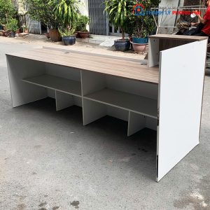 Quầy Lễ Tân 2m4 Phối Trắng Và Vân Gỗ Cũ