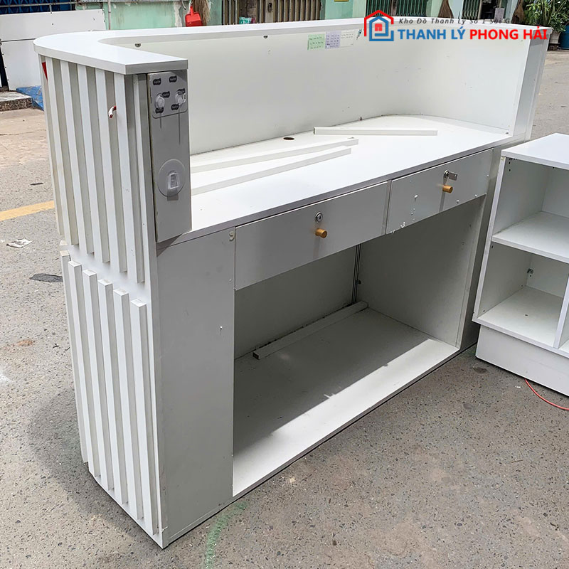quay-le-tan-bo-cong-kem-don-cu-3 Quầy Lễ Tân Bo Cong Kèm Đôn Cũ