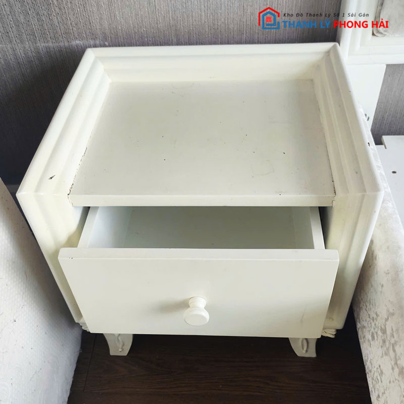 tab-dau-giuong-mau-trang Tab Đầu Giường Màu Trắng 1 Hộc Kéo Cũ