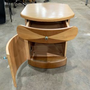 Tủ Đầu Giường Kiểu Dáng Độc Đáo Cũ