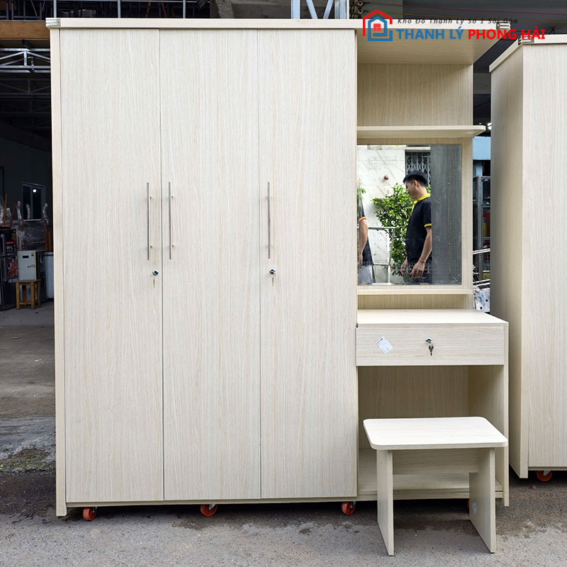 tu-quan-ao-1m8-3-canh-kem-ban-1 Tủ Quần Áo 1m8 3 Cánh Kèm Bàn Trang Điểm Mới 99% (Nhiều Mẫu)