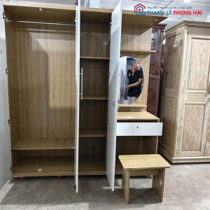 Tủ Quần Áo 1m8 3 Cánh Kèm Bàn Trang Điểm Mới 99% (Nhiều Mẫu)