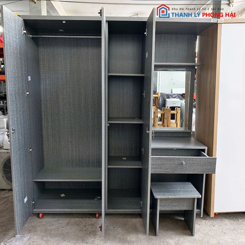 tu-quan-ao-1m8-3-canh-kem-ban-5 Tủ Quần Áo 1m8 3 Cánh Kèm Bàn Trang Điểm Mới 99% (Nhiều Mẫu)