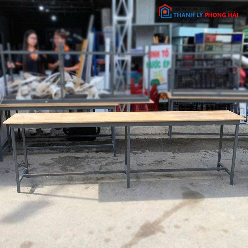 ban-hoc-sinh-cu-chan-sat-mat-go-1 Bàn Học Sinh Cũ Chân Sắt Mặt Gỗ (Nhiều Kích Thước)