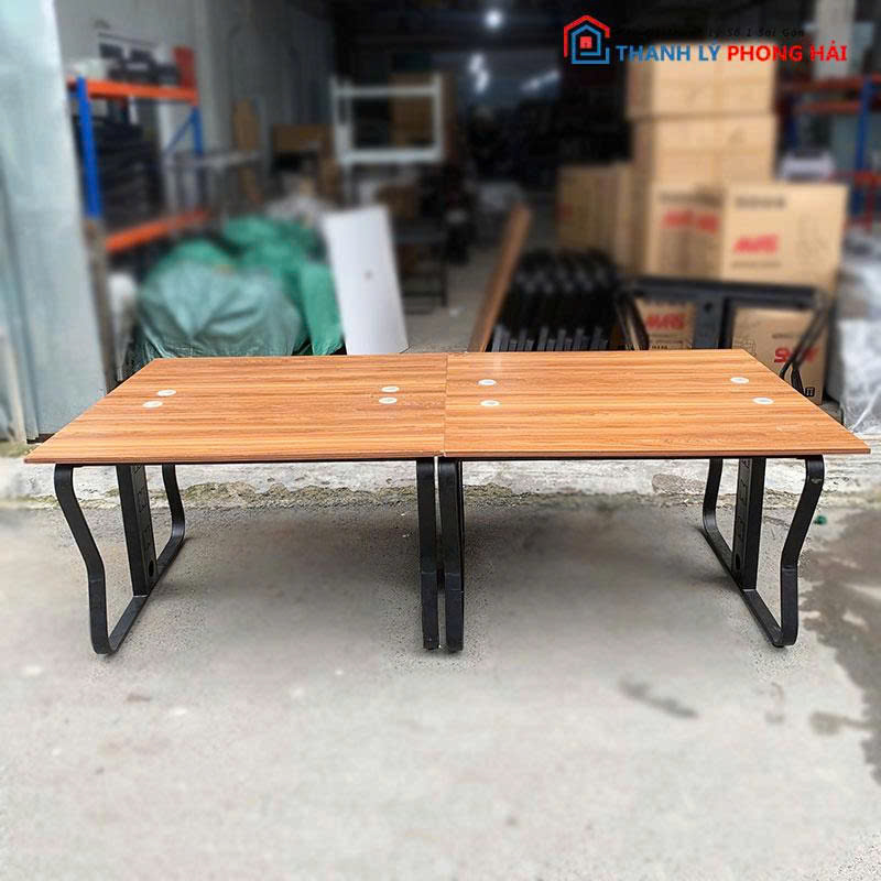 ban-hop-2m4-chan-sat-cong-2 Bàn Họp 2m4 Chân Sắt Cong Cách Điệu Cũ