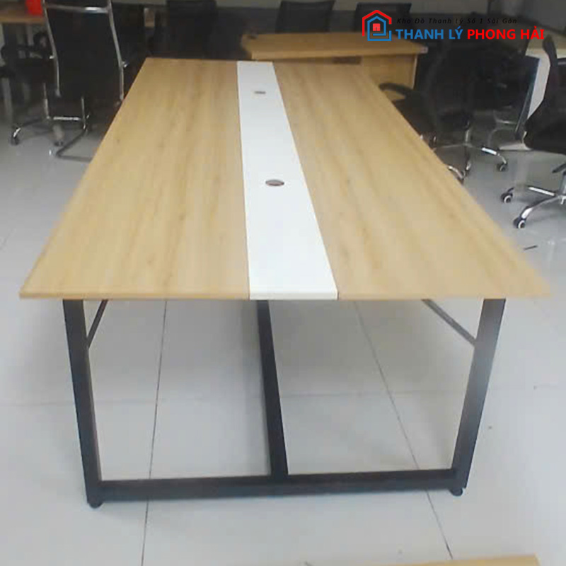 ban-hop-chan-chu-u-phoi-soc-trang-cu Bàn Họp Chân Chữ U Phối Sọc Trắng Cũ