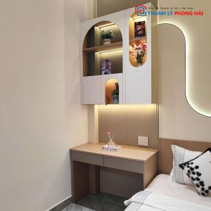 Bàn Làm Việc Kèm Tủ Trưng Bày Mới 99%