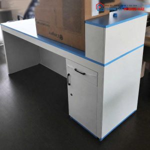 Bàn Quầy Gỗ MDF Trắng Phối Xanh Kèm Tủ Hồ Sơ Cũ