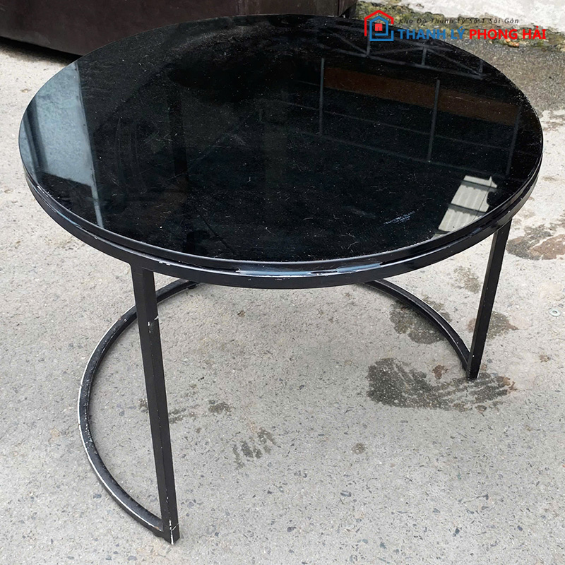 ban-sofa-mat-kinh-den-chan-sat-cu-1 Bàn Sofa Mặt Kính Đen Chân Sắt Cũ