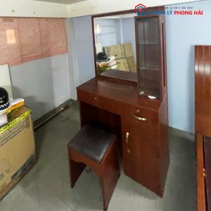 Bàn Trang Điểm Kèm Đôn Và Kệ Trưng Bày Cũ