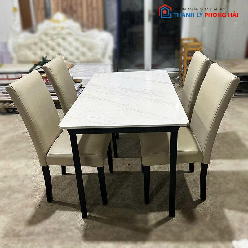 bo-ban-an-mat-da-kem-4-ghe-cu-boc-da-3 Bộ Bàn Ăn Mặt Đá Kèm 4 Ghế Cũ Bọc Da