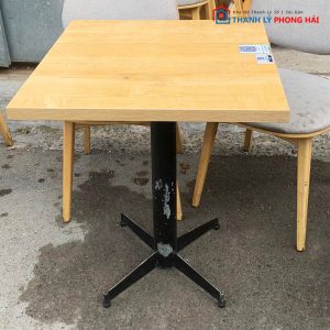 Bộ Bàn Ghế Cafe Mặt Vuông Kèm Đôn Tròn Cũ