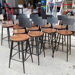 Ghế Bar Chân Cao Mặt Gỗ Lưng Sắt Cũ