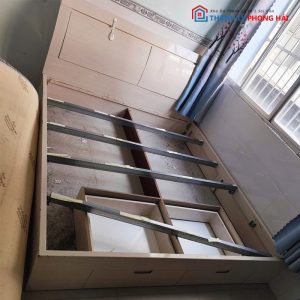 Giường Ngủ Gỗ Công Nghiệp 1m8 Cũ