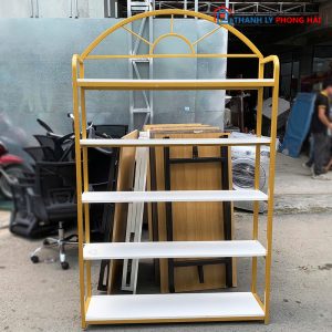 Kệ Trưng Bày Khung Sắt Vàng Mặt Gỗ Cũ