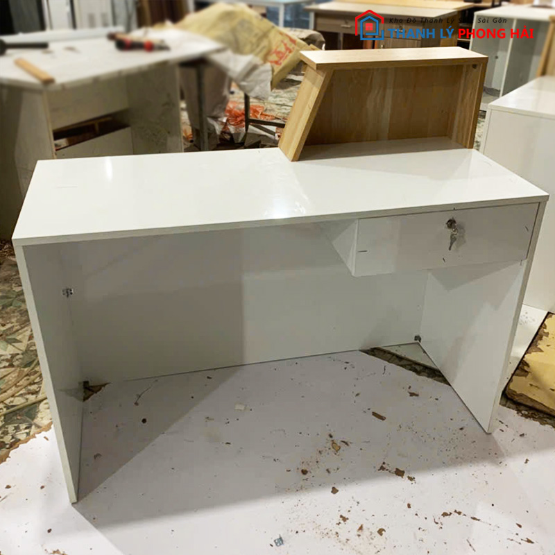 quay-le-tan-go-mdf-1m2-1 Thanh Lý Quầy Lễ Tân Gỗ MDF 1m2 Mới 99%