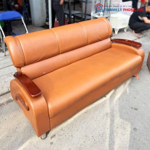 Sofa Bọc Da Nâu Tay Ốp Gỗ Cũ