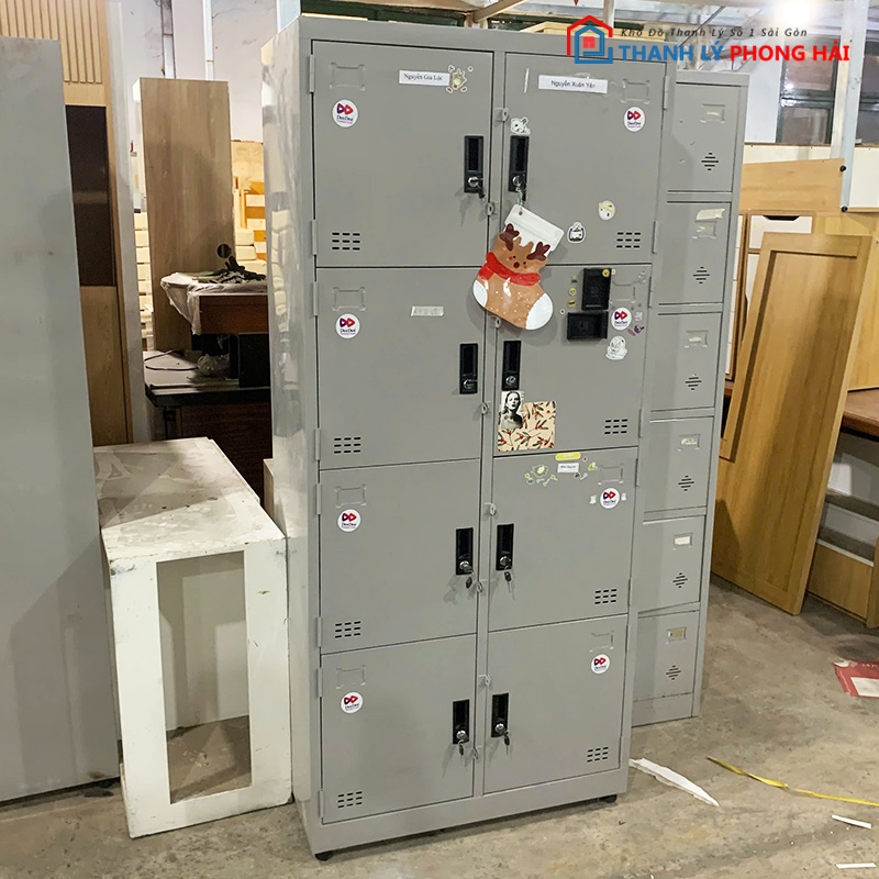 tu-locker-8-ngan-bang-sat-mau-xam-cu-1 Tủ Locker 8 Ngăn Bằng Sắt Màu Xám Cũ