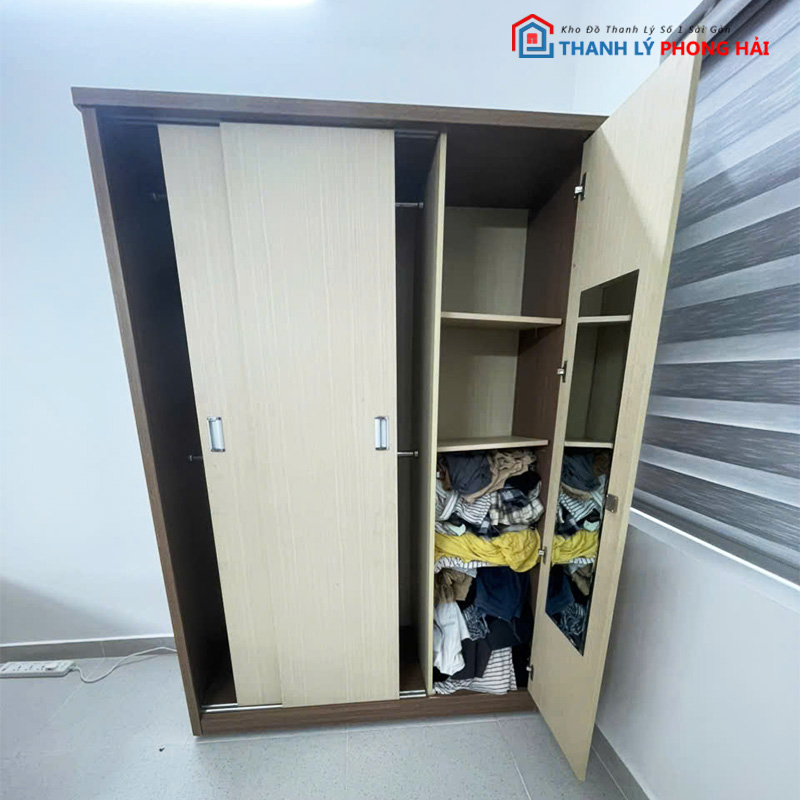 tu-quan-ao-cua-lua-cu-co-guong-2 Tủ Quần Áo Cửa Lùa Cũ Có Gương Bên Trong Cũ