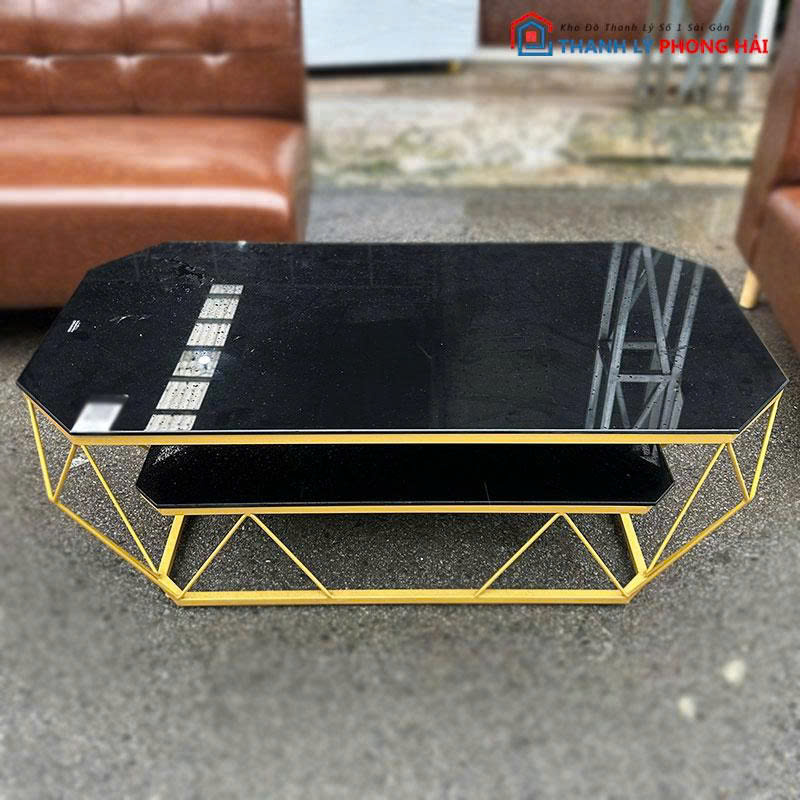 ban-sofa-kim-cuong-den-1 Bàn Sofa Kim Cương Đen Cũ Mặt Kính Khung Sắt