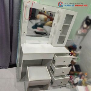 Bàn Trang Điểm Kèm Gương Vuông Cũ