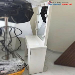 Bàn Trang Điểm Màu Trắng Có Gương Đèn Cũ