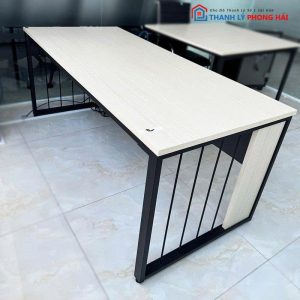 Bàn Trưởng Phòng 1m8 Cũ Chân Sắt Có Bửng