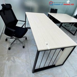 Bàn Trưởng Phòng 1m8 Cũ Chân Sắt Có Bửng