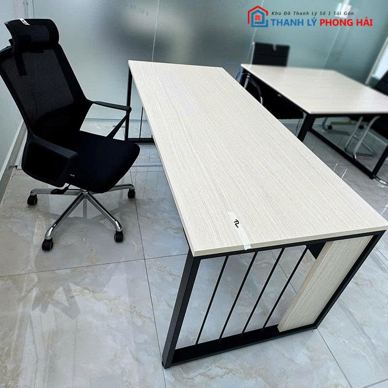 ban-truong-phong-1m8-cu-2 Bàn Trưởng Phòng 1m8 Cũ Chân Sắt Có Bửng