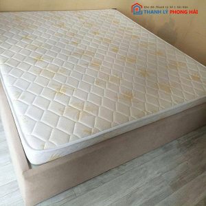 Giường Bệt 1m8 Cũ Khung Bọc Nhung