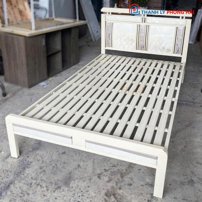 giuong-sat-hop-1m2-mau-trang-cu-2 Giường Sắt Hộp 1m2 Màu Trắng Cũ