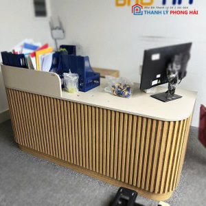Quầy Lễ Tân 1m8 Nan Dọc Bo Cong Cũ