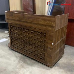 Quầy Lễ Tân Cũ Màu Vân Gỗ Độc Đáo
