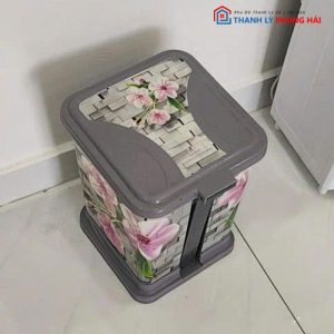 Thùng Rác Nhựa Cũ Nhiều Loại