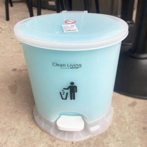 Thùng Rác Nhựa Cũ Nhiều Loại