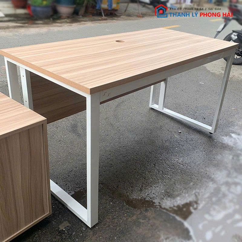 ban-chan-sat-mat-mdf-cu-kem-bung-che-1 Bàn Chân Sắt Mặt MDF Cũ Kèm Bửng Che