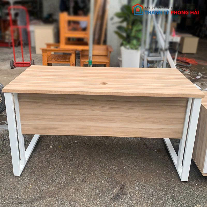 ban-chan-sat-mat-mdf-cu-kem-bung-che-2 Bàn Chân Sắt Mặt MDF Cũ Kèm Bửng Che