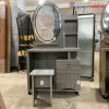 Bàn Trang Điểm Gương Oval Gỗ MDF Mới 99%