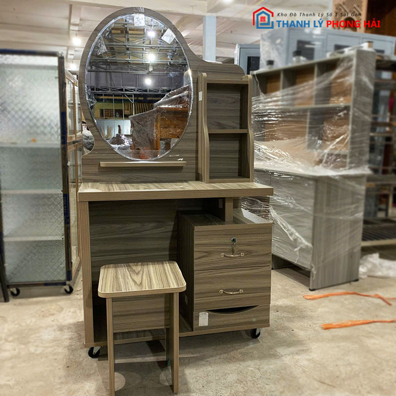 ban-trang-diem-guong-oval-go-mdf-2 Bàn Trang Điểm Gương Oval Gỗ MDF Mới 99%