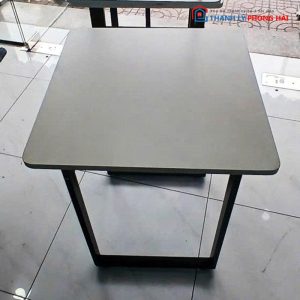 Bàn Vuông Mặt Gỗ Công Nghiệp 60cm Cũ